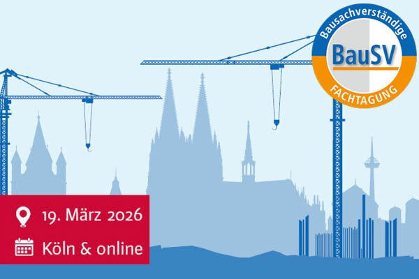 Symbolbild für die Bausachverständige Fachtagung, die Skyline von Köln in Blautönen, im Vordergrund sieht man dunkelblaue Kräne | © BauSV